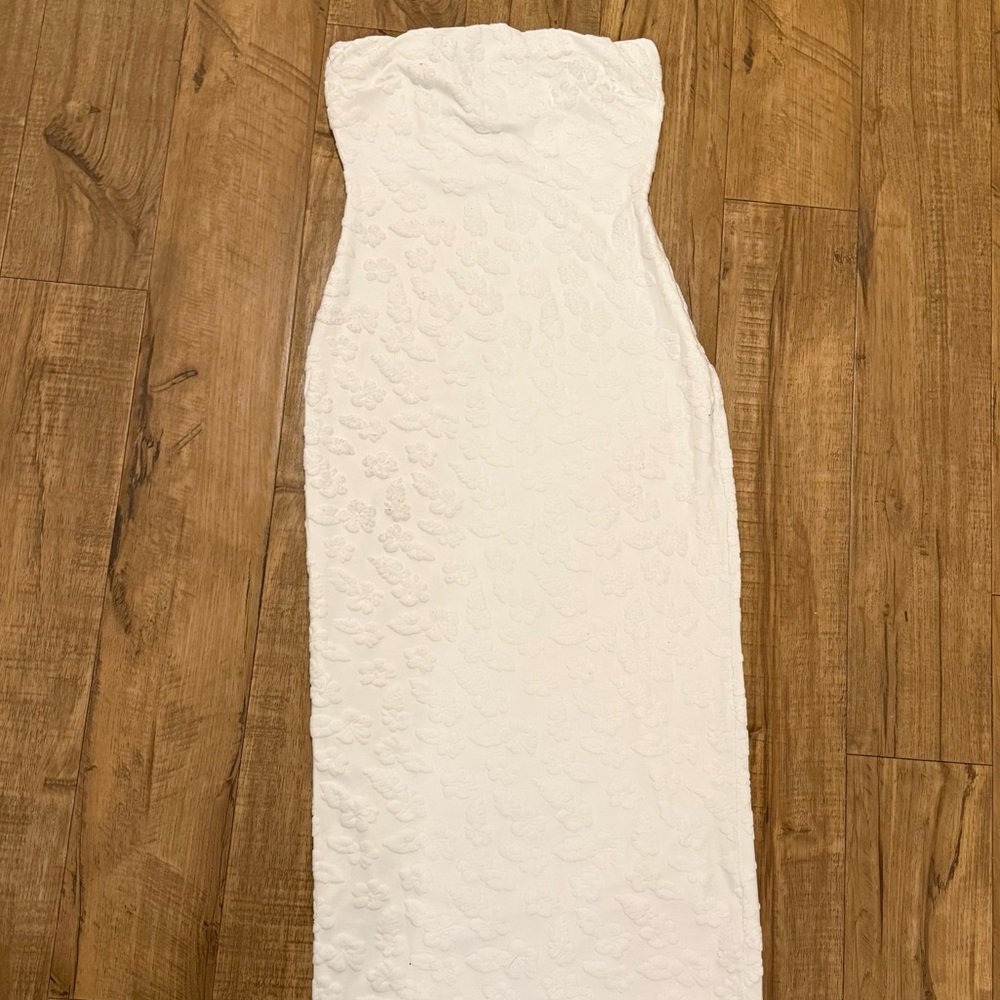 Hello Molly White Strapless Dress - Picture 2 of 5